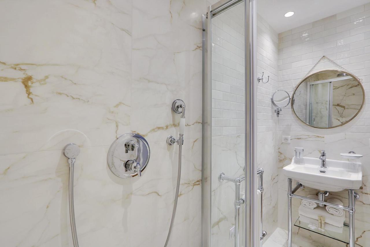 Pick A Flat'S Apartment On Place Du Tertre Paris Luaran gambar